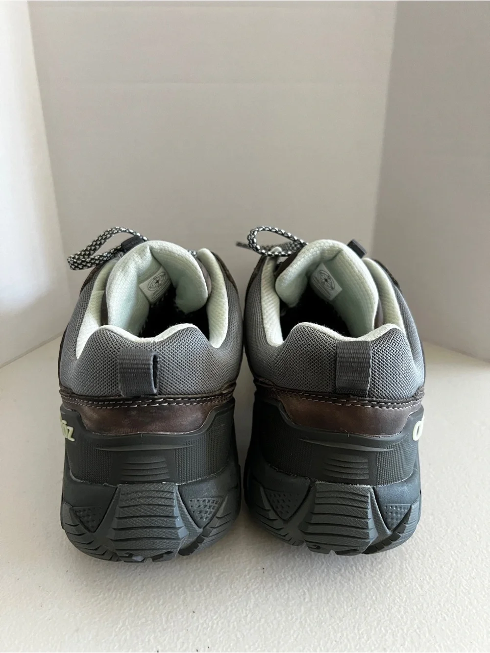 Oboz Sawtooth X Low Waterproof Hiking B-Dry Shoes Women's Size 10.5 Hazy Gray